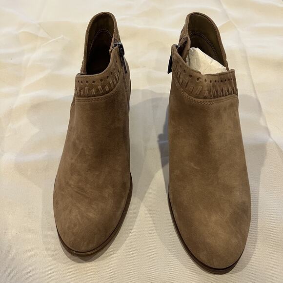 Vince Camuto Booties Womens Size 6W Tuscan Taupe Suede Parrla Cutout Ankle Boots - Picture 6 of 13